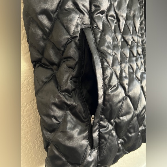 LANDS END Vest Black Goose Down Quilted Pattern Zip Up Pockets Puffer Satin Med - Picture 2 of 8